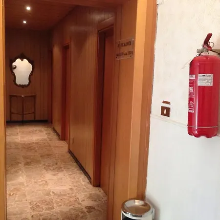 Vallazze Hotel *